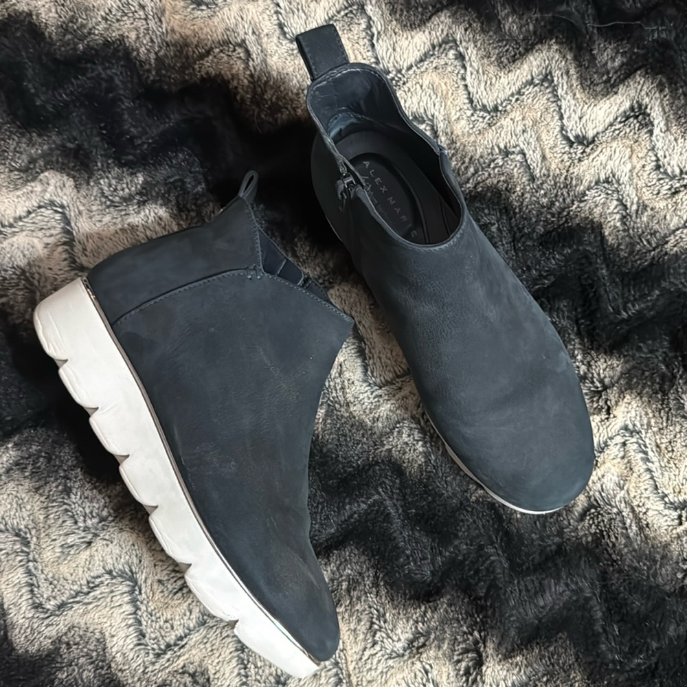 ALEX MARIE Wedge Ankle Boots — 4 Feature Technology — 7.5 - Picture 2 of 9